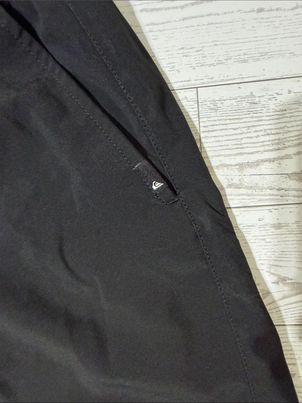 Quiksilver Men's Black Elastic-Waist Athletic Trunks